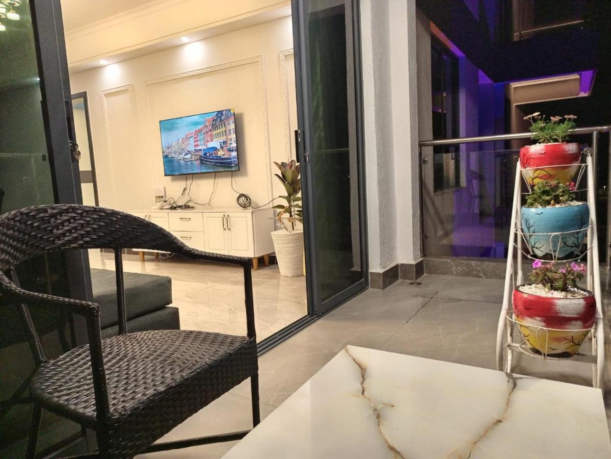 Stayrest Safari Tours New 3 Bedroom Apartments In Kilimani Nairobi With Rooftop Pool Zewnętrze zdjęcie