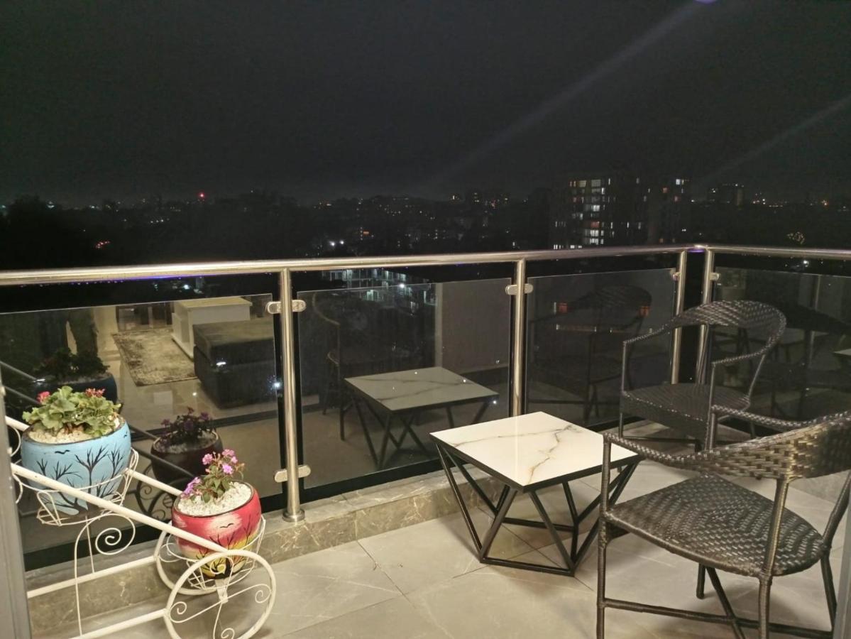 Stayrest Safari Tours New 3 Bedroom Apartments In Kilimani Nairobi With Rooftop Pool Zewnętrze zdjęcie