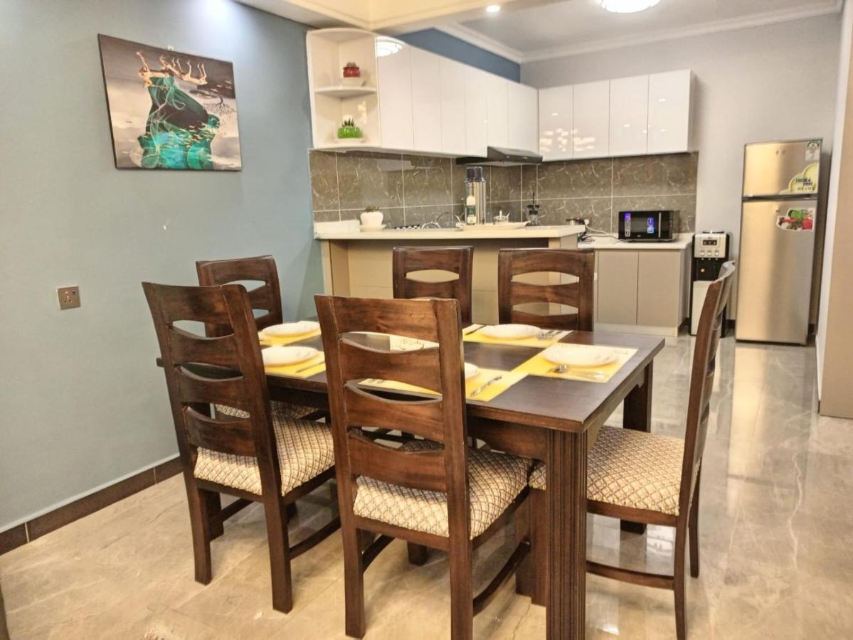 Stayrest Safari Tours New 3 Bedroom Apartments In Kilimani Nairobi With Rooftop Pool Zewnętrze zdjęcie