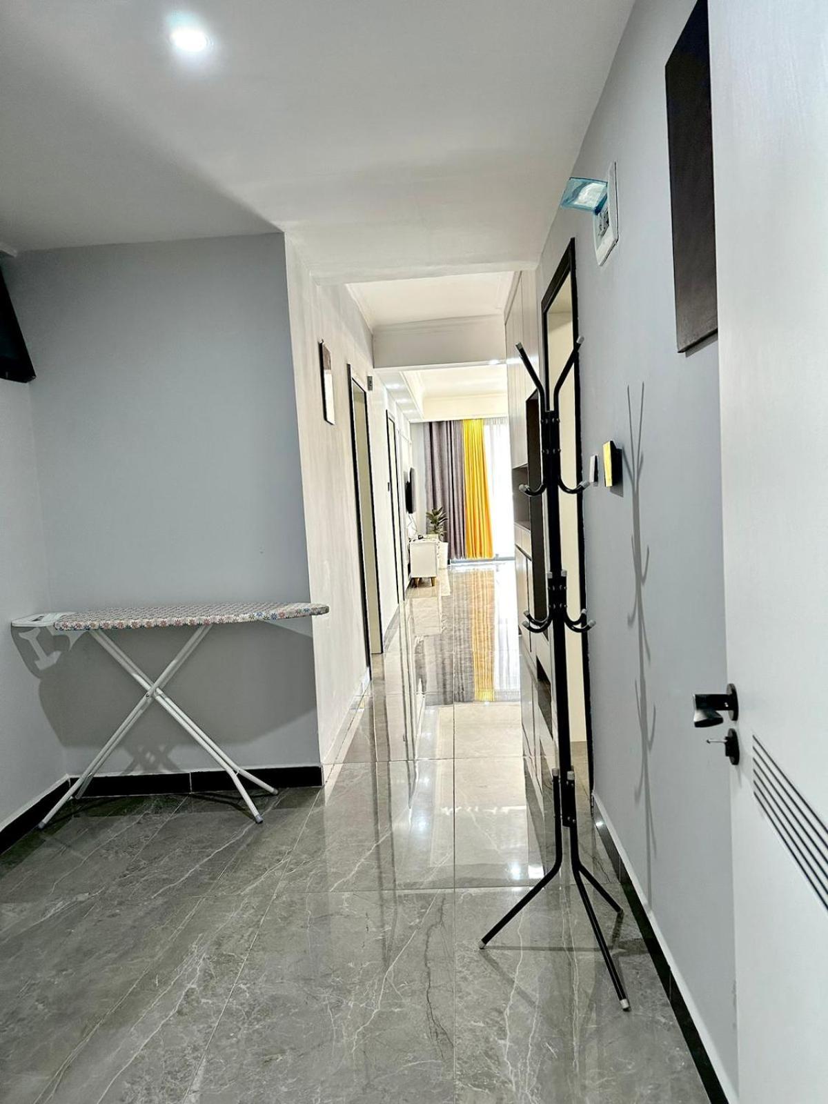 Stayrest Safari Tours New 3 Bedroom Apartments In Kilimani Nairobi With Rooftop Pool Zewnętrze zdjęcie