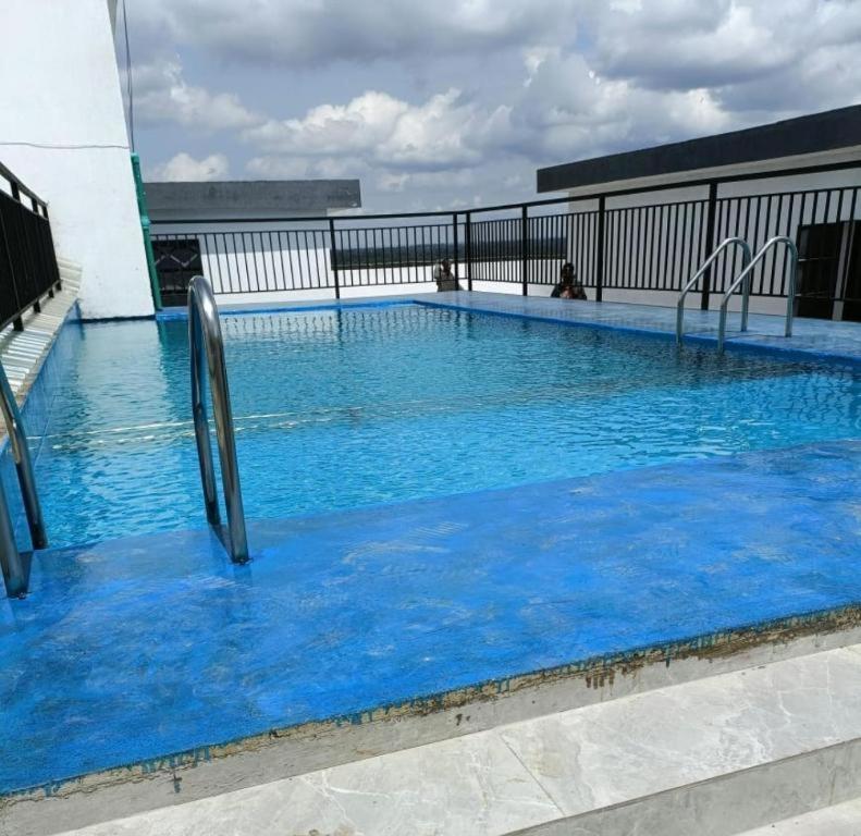 Stayrest Safari Tours New 3 Bedroom Apartments In Kilimani Nairobi With Rooftop Pool Zewnętrze zdjęcie