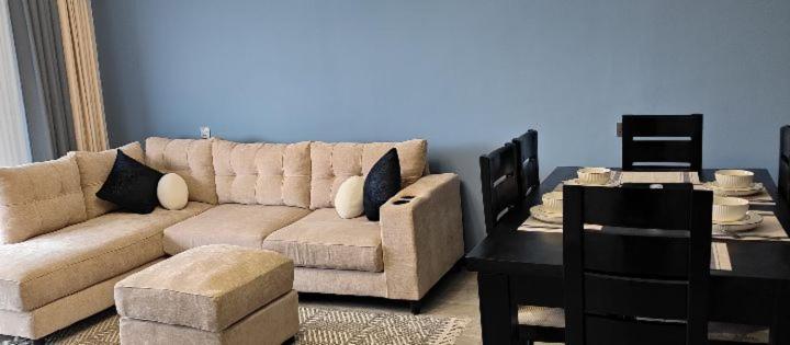 Stayrest Safari Tours New 3 Bedroom Apartments In Kilimani Nairobi With Rooftop Pool Zewnętrze zdjęcie